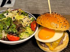 招牌松露蘑菇牛肉堡-BAIA 巴亚