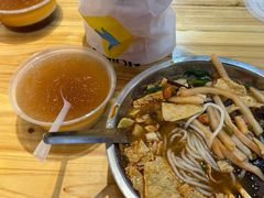 -柳州肥姨妈大骨螺蛳粉(东靖路店)