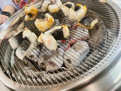 -围炉肉舍•炭烤活鳗•丹东海鲜烤肉(步行街店)