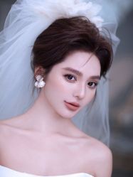 -艾米丽婚纱礼服
