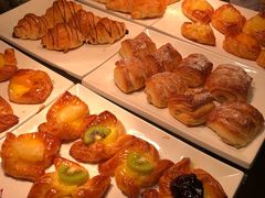 牛角包-广州中心皇冠假日酒店-环市食坊·海鲜自助餐厅