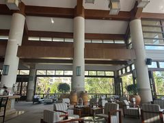 -亚龙湾喜来登·美景台大堂吧