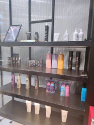 -HAIR CORNER