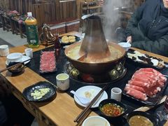 -果松木炭酸菜铜火锅·外婆参鸡汤