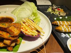 蜜糖炭烧猪颈肉配沙拉-星叶·东南亚料理(宁波万象汇店)
