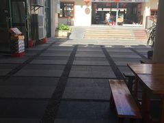 -亚龙湾亚泰商业街