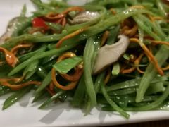五彩花菇荷兰豆-云海肴·汽锅鸡·云南菜(广安门天虹店)