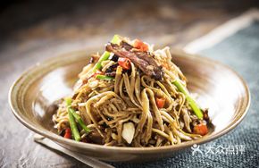 Western Hunan Stir-Fried Smoked Bamboo Shoots with Preserved Pork Belly