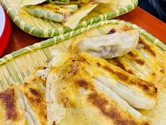 牛肉圆葱锅贴-锅贴王海鲜小馆