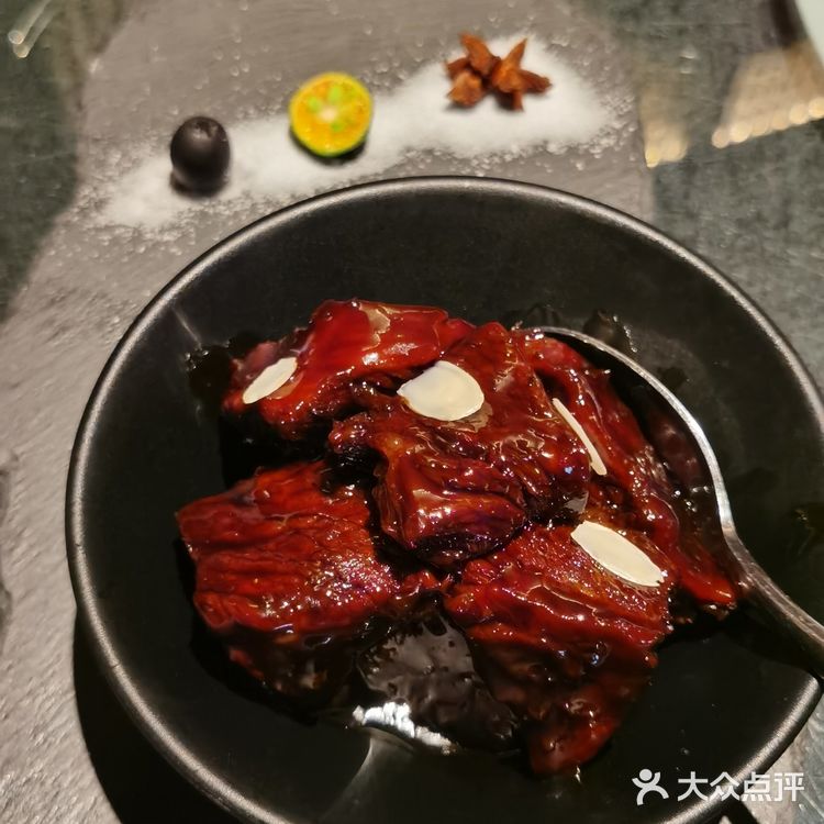 第一次来总体感觉可以！菜品摆盘还算精致，辣酒浸花螺感