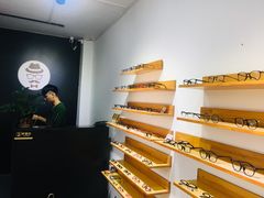 -罗伯特眼镜·蔡司官方授权(罗湖国贸店)