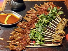 麻辣牛肉刺身-何师烧烤·小龙虾·江湖川菜·精酿啤酒(中铁西城店)