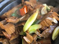 笋尖烧肉煲-自游人·美食一楼·地道徽菜(三十年名店)