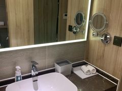 -杭州西湖湖滨银泰亚朵酒店