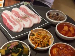 -烧肉一番·新韩式炭火烤肉(大岭山店)
