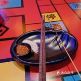 汉街一家明星开的烧烤店拔草[礼花][礼花]