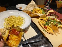 招牌鹅肝比萨-百特喜·意大利餐厅(八佰伴镇江店)