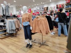 -优衣库(东莞汇一城店)