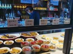 面包甜点陈列柜-新万鑫银丝面·非遗无锡味(惠山古镇店)