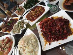 -扒虾小妹儿麻辣海鲜(宏图街店)