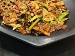 -愉肴麻辣香锅(中北镇店)