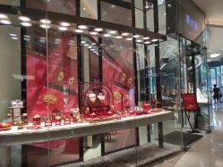 -周大福CHOW TAI FOOK(龙新天虹商场店)