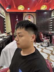 -东方先生国潮男士理发馆