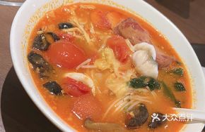 Tomato Sour Spicy Soup Rice Noodles
