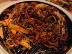 葱爆孜然羊肉卷富春饼-桂满陇·海市蜃楼·黑金(国金店)