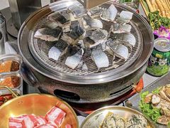 -围炉肉舍•炭烤活鳗•丹东海鲜烤肉(步行街店)