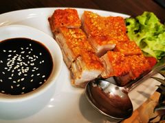 -Chom Cafe and Restaurant