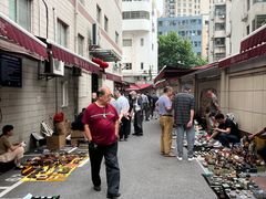 -云洲古玩城(大木桥路店)
