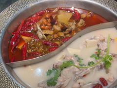 -麻田会 ·鲜活现烹·牛蛙火锅(珠江新城维家思广场店)
