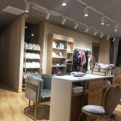-涂tu指甲日式美甲美睫店