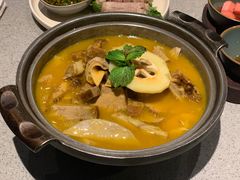酸木瓜炖牛腩-半山腰·云南菜(侨福芳草地店)