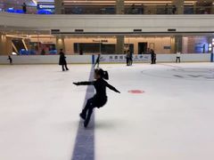 -陈露国际冰上中心(天津嘉里汇店)