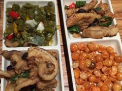 小菜-湘人龙记老长沙米粉(鸟巢店)