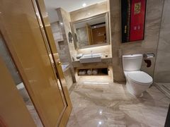 -永恒朗悦酒店(广西大学地铁站大学东路万达广场店)