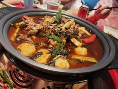 -龙巢盱眙龙虾·牛蛙·烧烤宵夜(八卦岭店)