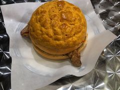 猪扒菠萝包-華叔茶記