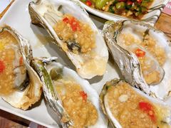 烤湛江生蚝-木屋烧烤(岗顶二店)