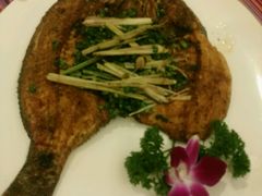 -香巴拉云南餐厅(华莱坞店)