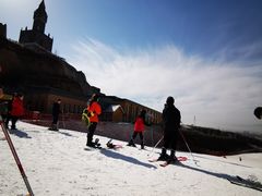 -采薇庄园四季滑雪场