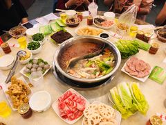 鸳鸯锅-朱氏胖子烂火锅(洪崖洞店)