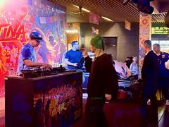 -瑞虹新天地月亮湾