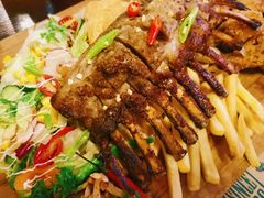 招牌肋排大拼盘-马迭尔德式西餐精酿啤酒屋(中央大街店)