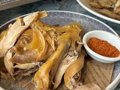 -头上红煨盐鸡·非遗院子餐厅