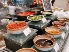 自助调料区-索菲特酒店 · 云尚天际自助餐厅