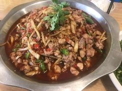 -兔行天下-鸿鹤鲜锅兔(中海国际店)