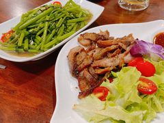 -Dang restaurant (patong phuket)